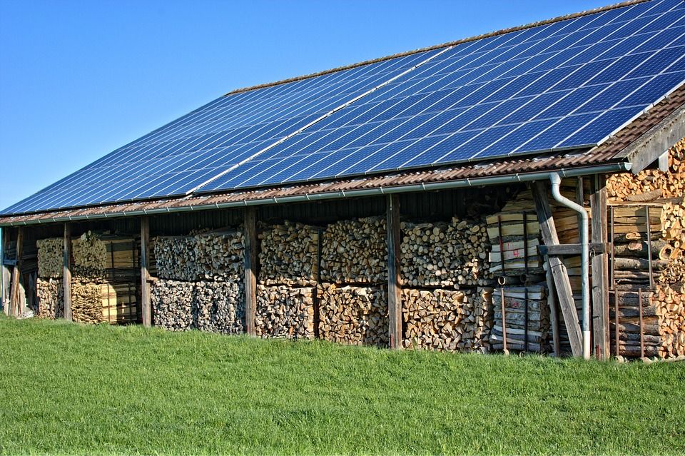 Saulės elektrinės montavimas – patarimai savininkams